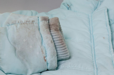 Без стирки и затрат: как отмыть воротник и манжеты у пуховика за пару минут